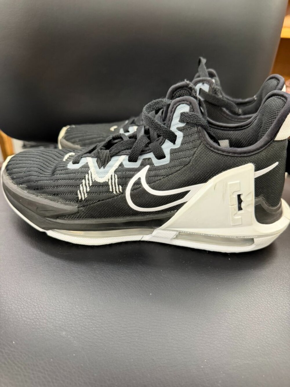 Nike LeBron Witness 6 TB 'Black White' basketball shoes
